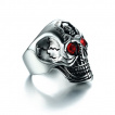 Bague homme acier  crane aux yeux rouge et tte imbrique