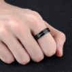 Bague homme noire en acier  encoche pave de pierres