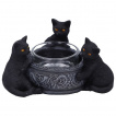 Bougeoir à reliefs félins mystérieux veillé par 3 chats noirs (10cm)