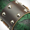 Bracelet cuir brun ajustable domes métal