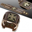 Bracelet en cuir marron patiné à croix de Malte métal