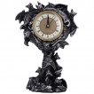 Horloge gothique couverte de chauves-souris