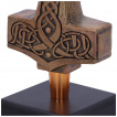 Marteau de Thor Mjllnir aspect bois grav sur support