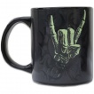 Mug gothique noir avec guitariste faisant le salut Rock
