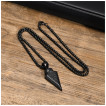 Pendentif homme noir en forme de flèche viking en acier