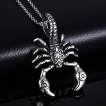 Pendentif scorpion ornemental en acier