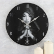 Pendule murale Gothic Prayer  femme vtue de noir en prire - Anne Stokes