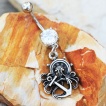 Piercing nombril gothique à poulpe et ancre de marine
