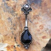 Piercing nombril style victorien  perle et pierre noire