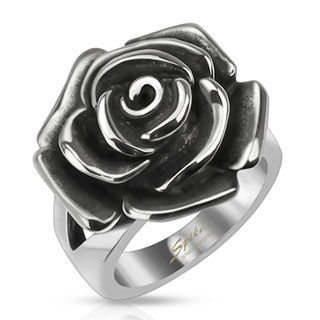 Bague femme gothique en acier surmonte d'une rose noircie