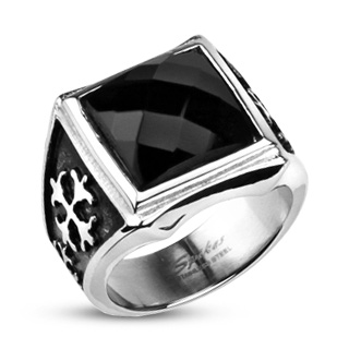 Bague gothique homme acier chevalire  croix et Onyx