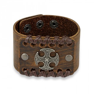 Bracelet en cuir marron aspect us travers de lacets avec croix celtique ronde