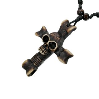 Pendentif croix en os avec crane