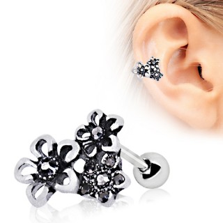 Piercing cartilage hlix en bouquet de fleurs