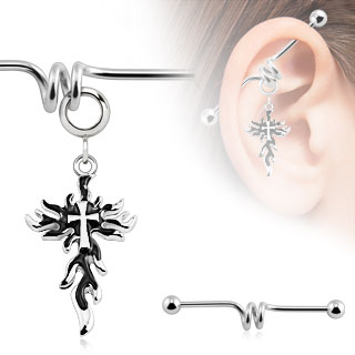 Piercing industriel avec croix  flammes noires