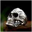 Bague homme gothique acier crane biom�canique