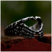 Bague homme gothique à mains squelettes en acier